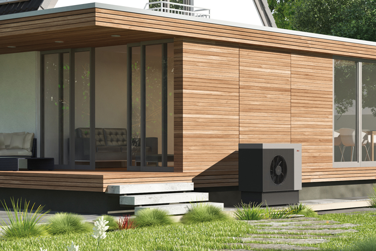 Saniertes Haus mit AEROTOP SPK 7/10 auf der linken Seite und Mehrfamilienhaus mit AEROTOP SPK 16/20 auf der rechten Seite